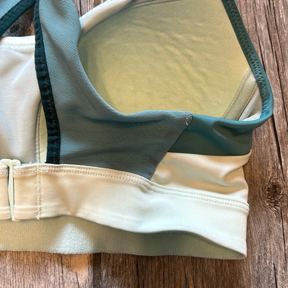 Brooks padded sports bra xs uplift - Picture 5 of 6